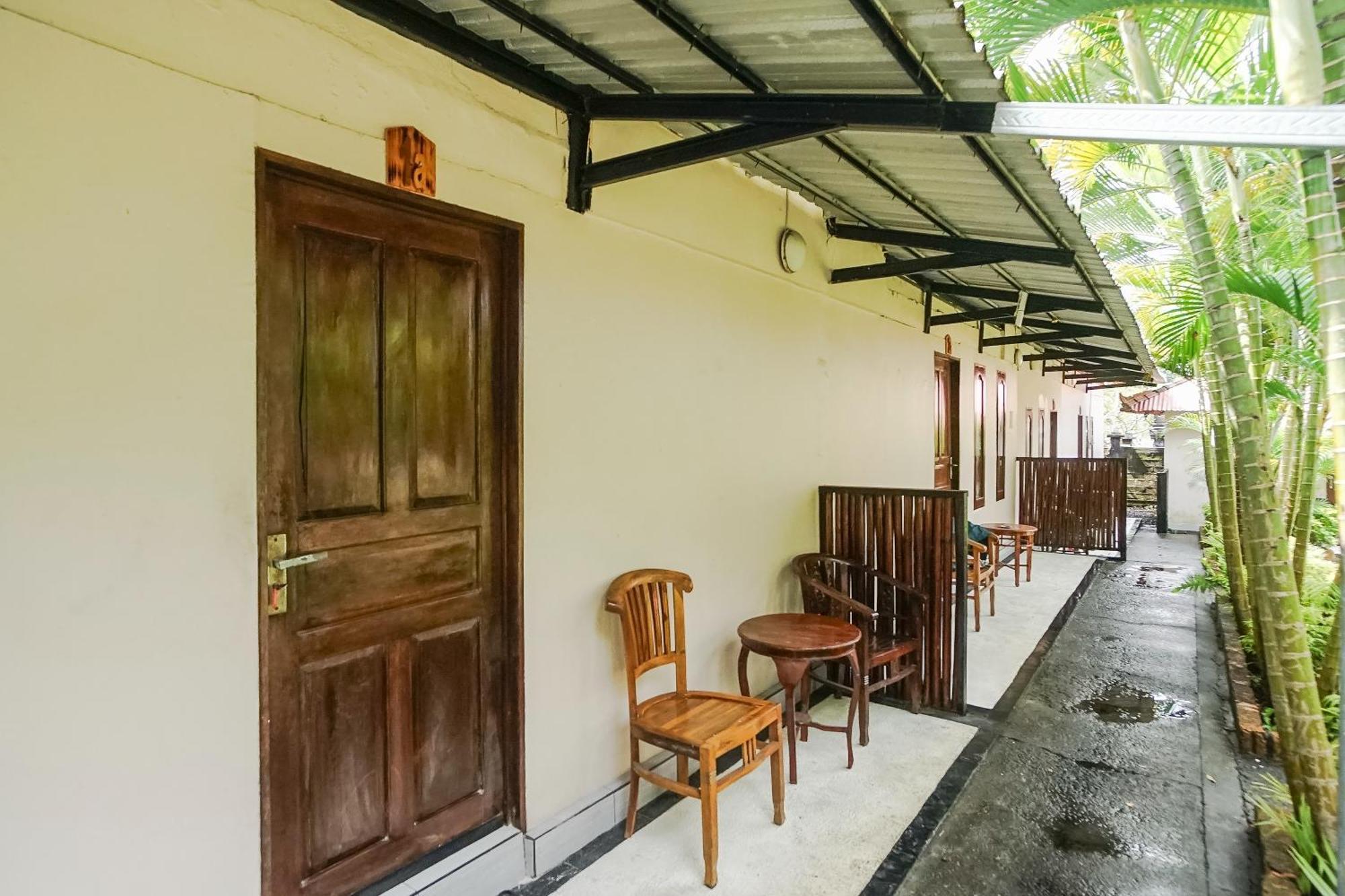 Kampung 168 Hotell Jimbaran Exteriör bild
