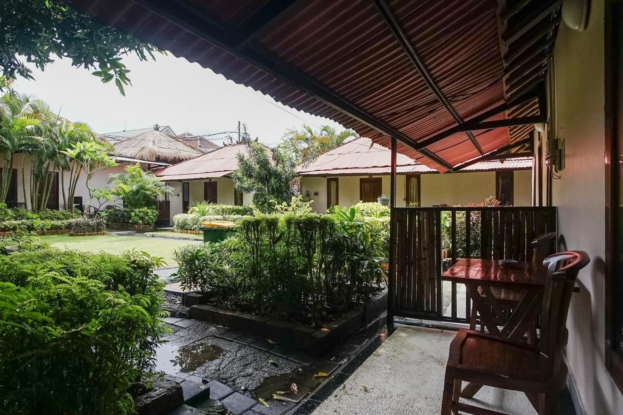 Kampung 168 Hotell Jimbaran Exteriör bild