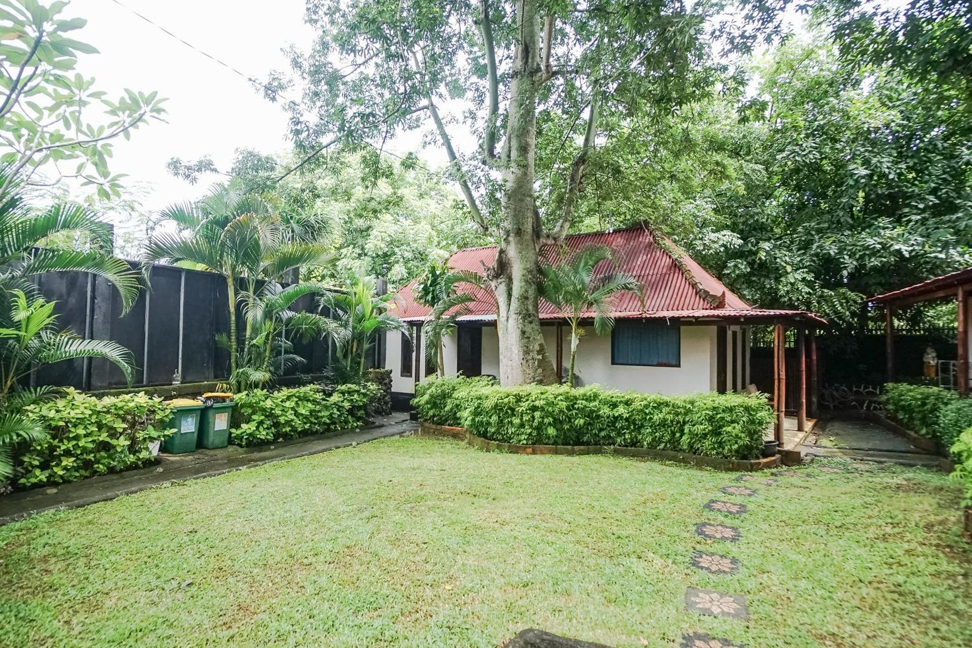 Kampung 168 Hotell Jimbaran Exteriör bild