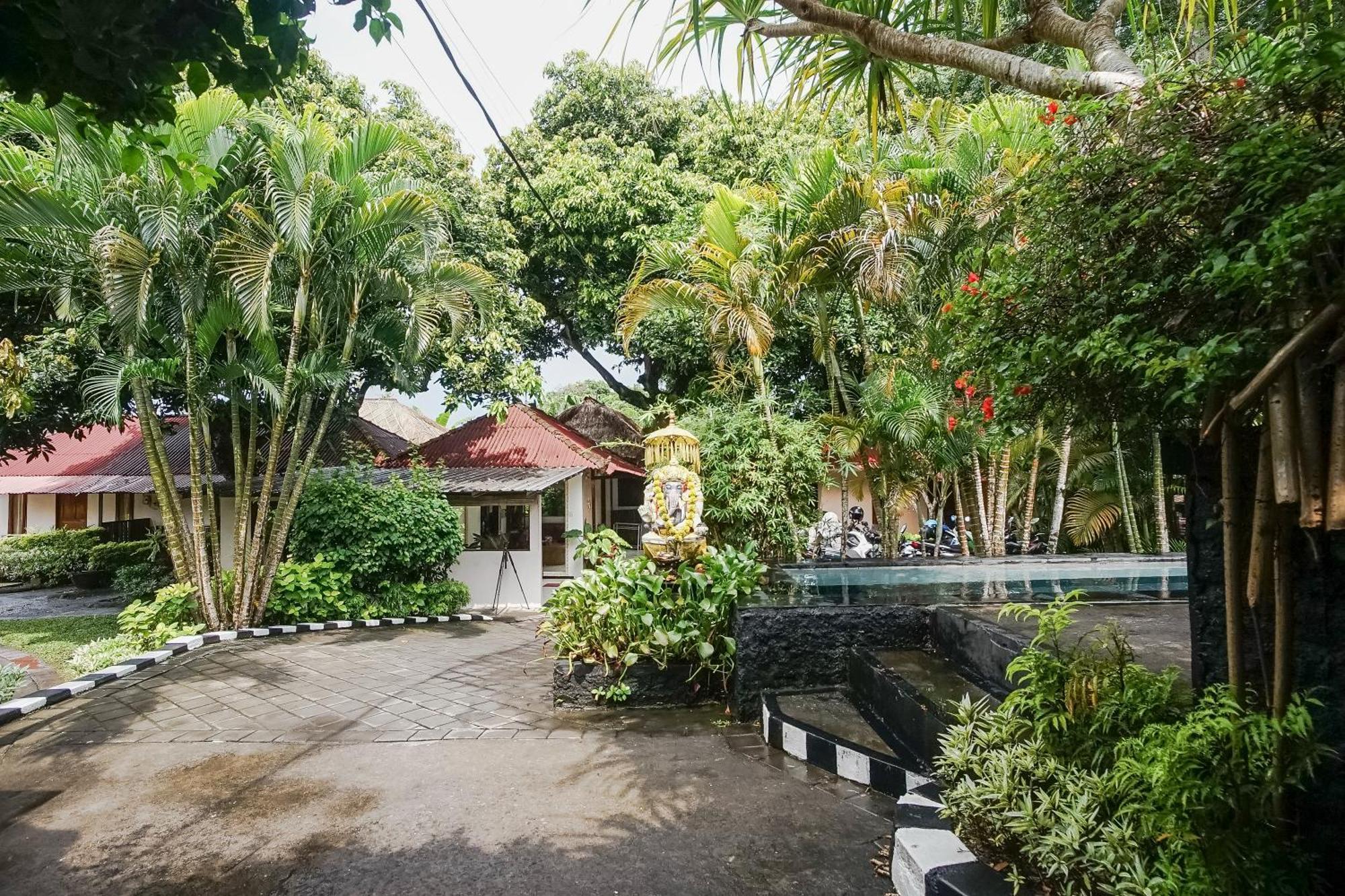 Kampung 168 Hotell Jimbaran Exteriör bild